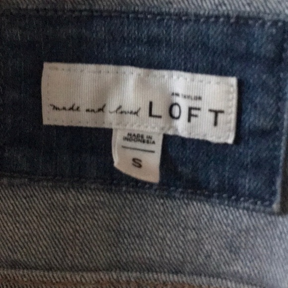 Jean jack with lightly distressed detail - Picture 5 of 6